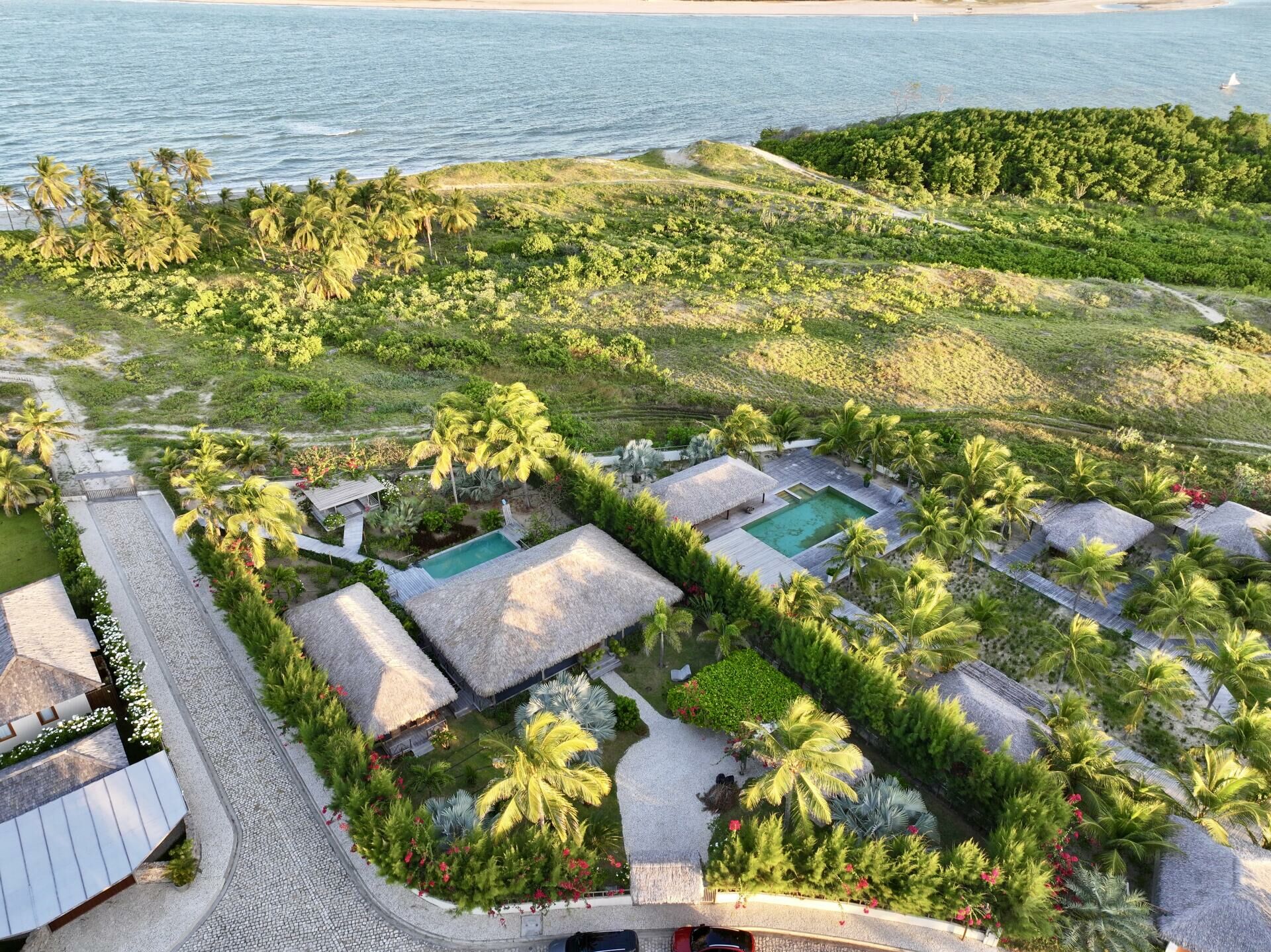 Imagem de Casa frente ao mar no condomínio Jaguaribe Villas, no Pontal do Maceió